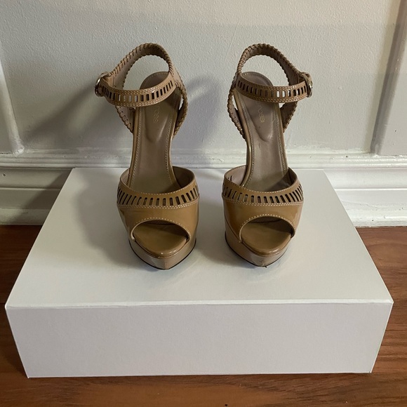 Sergio Rossi Nude Patent Platform Sandals - Picture 3 of 8